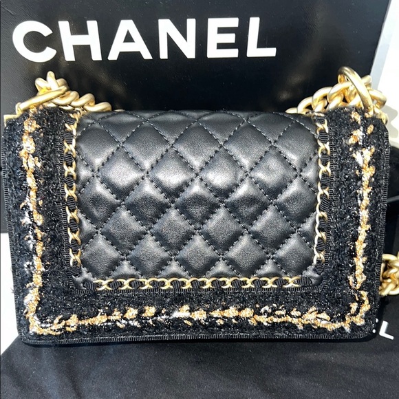 CHANEL Black and Gold tweed lambskin quilted braided jacket BOY flap bag - Picture 6 of 15